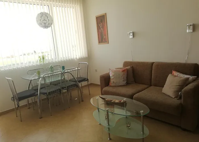 Dea Pasavan Apartments
